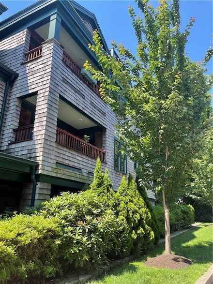 35 Knowles Ct Unit 204, Jamestown, RI 02835
