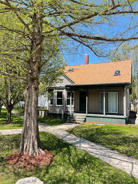 513 1st St, La Porte, IN 46350