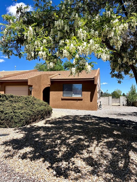 339 Wagon Train Dr SE, Rio Rancho, NM 87124