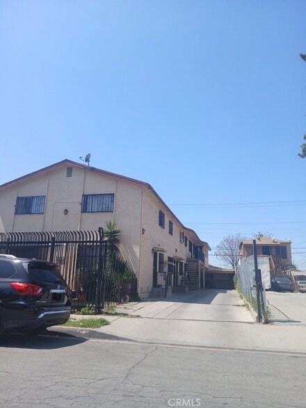 6027 Makee Ave, Los Angeles, CA 90001