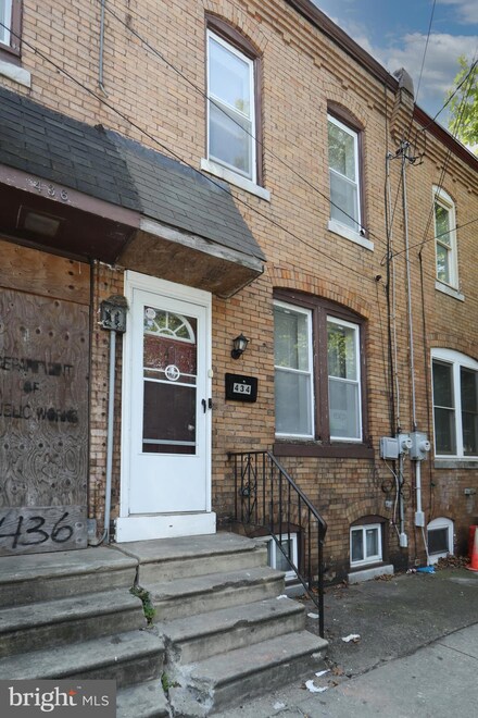 434 Viola St, Camden, NJ 08104