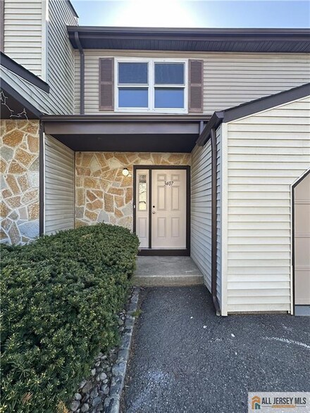 3407 Hana Rd, Edison, NJ 08817