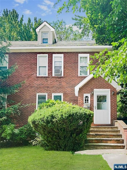 110 Fairview Ave, Teaneck, NJ 07666