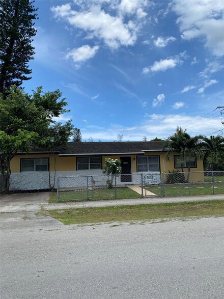 2791 NW 10th Place, Fort Lauderdale, FL 33311