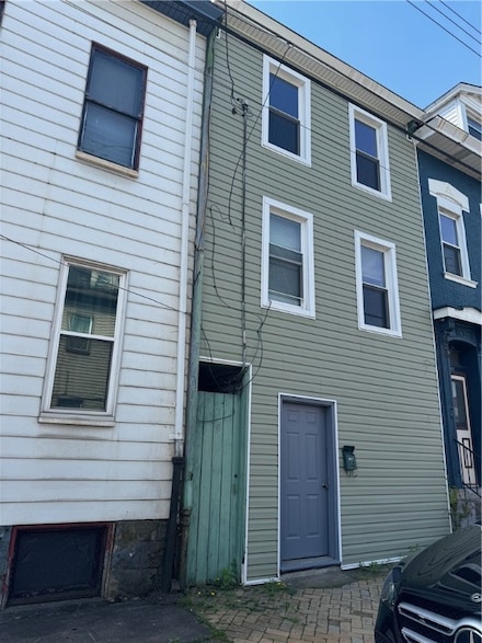 827 Peralta St, Pittsburgh, PA 15212