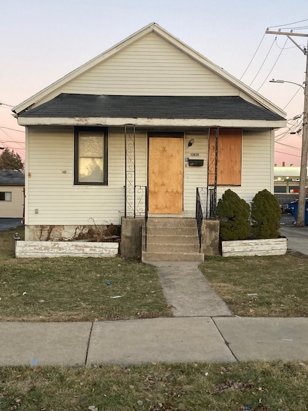 12635 S Honore St, Calumet Park, IL 60827