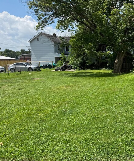 116 S Grove St, Blanchester, OH 45107