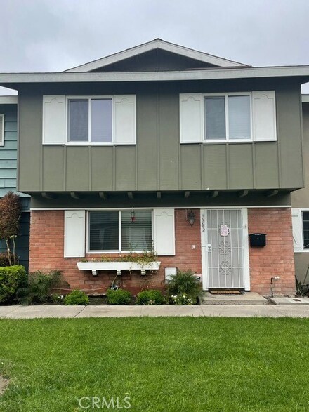 19862 Vermont Ln, Huntington Beach, CA 92646