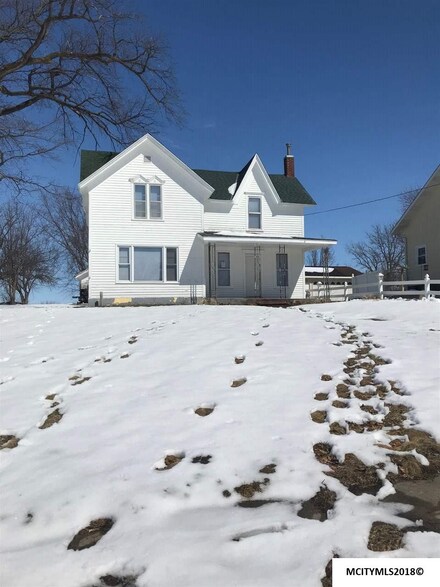 230 2nd St, Dumont, IA 50625