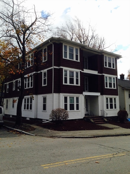 154 Lovell St Unit 3L, Worcester, MA 01603