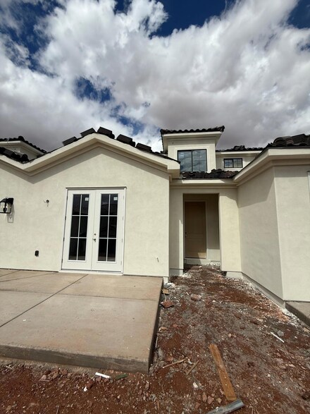 2308 E Crestas Alley, Washington, UT 84780