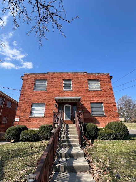 3367 Parkcrest Ln, Cincinnati, OH 45211