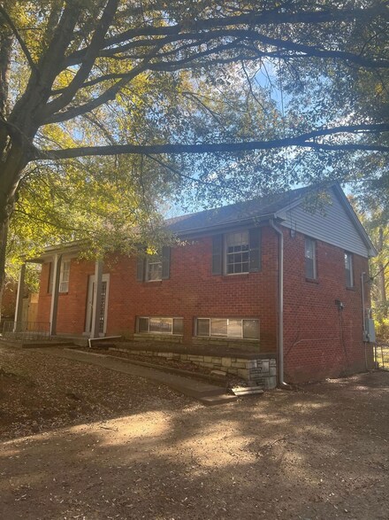 3949 Plymouth Ave, Memphis, TN 38128