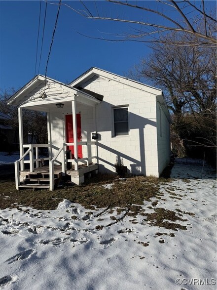 121 St Marks St, Petersburg, VA 23803