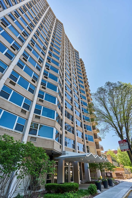 555 W Cornelia Ave Unit 1906, Chicago, IL 60657