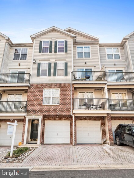 9911 Sassafras Ln, Bowie, MD 20721