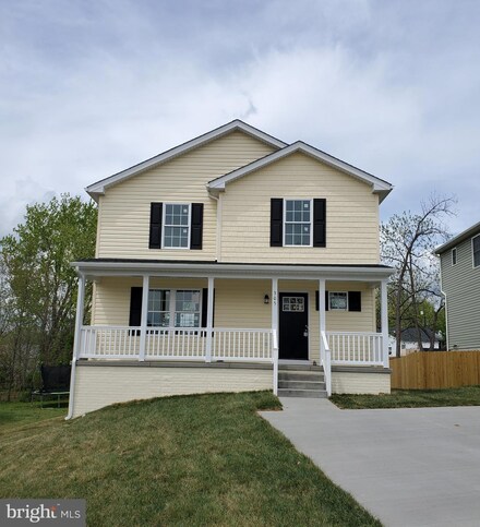 372 Hupp St, Strasburg, VA 22657