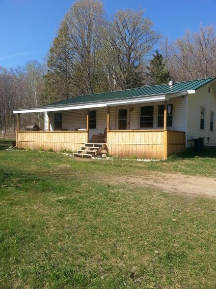 9102 W Thompson Rd, Rudyard, MI 49780