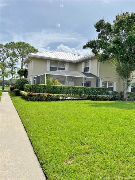 2430 SW Danbury Ln, Palm City, FL 34990