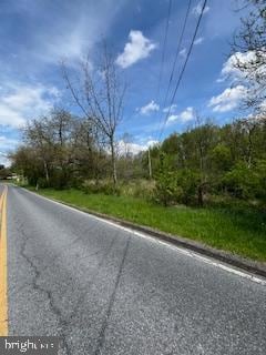 ES Es Halfway Dr, Myerstown, PA 17067