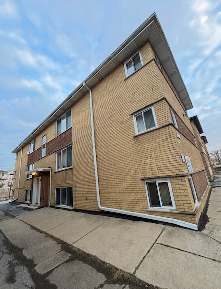 12438 Fairview Ave, Blue Island, IL 60406