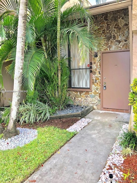 589 N University Dr Unit 33, Plantation, FL 33324