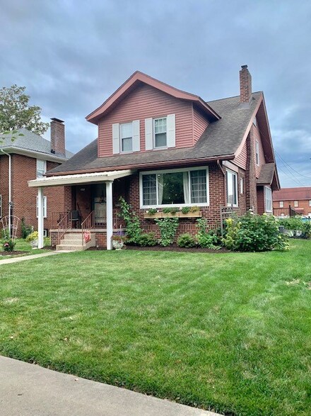 1202 Broadview Blvd, Natrona Heights, PA 15065