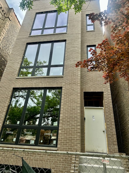 2127 N Racine Ave Unit 2, Chicago, IL 60614