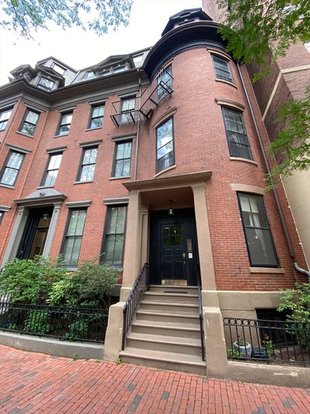 319 Dartmouth St Unit B, Boston, MA 02116