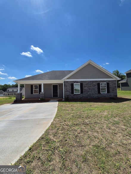 250 Charlotte Cir, Statham, GA 30666