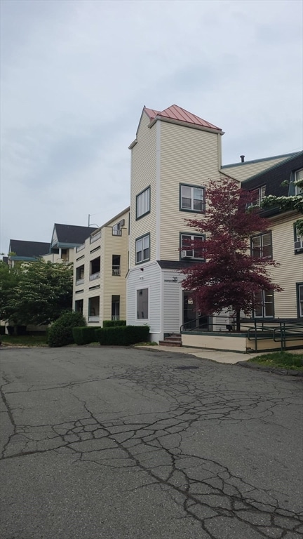 38 Carter St Unit 303, Everett, MA 02149