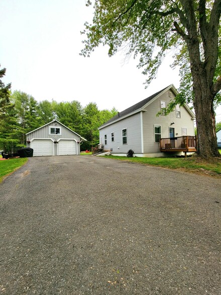 12 Skyview Ave, Brewer, ME 04412
