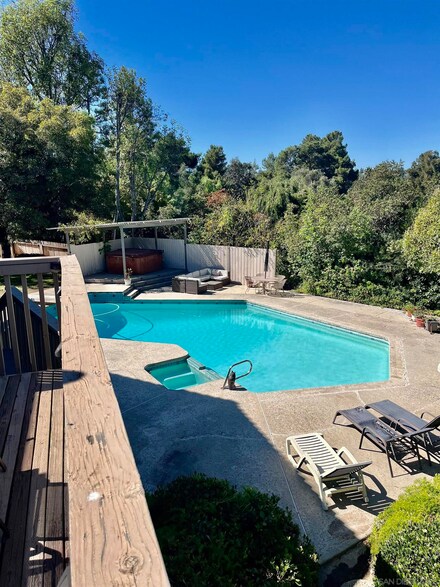 1530 Shadow Knolls Dr, El Cajon, CA 92020