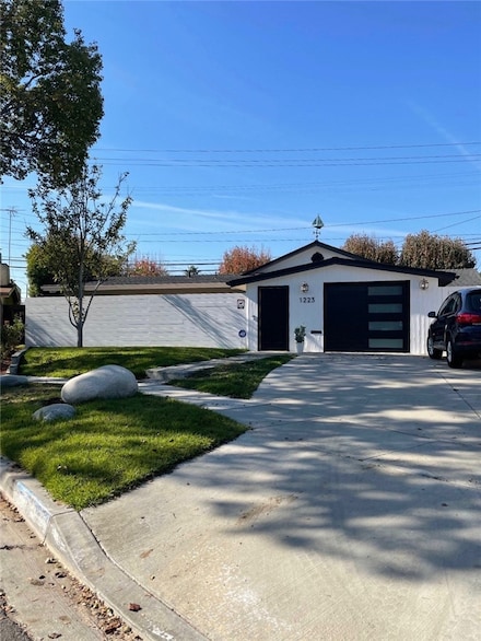 1223 N Studebaker Rd, Long Beach, CA 90815