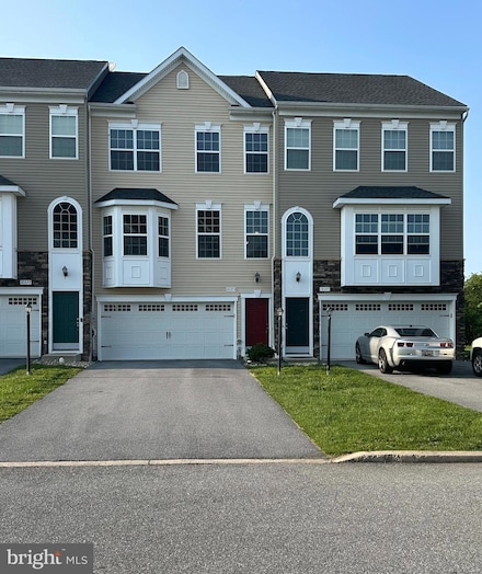10373 Lantern Ln, Hagerstown, MD 21740