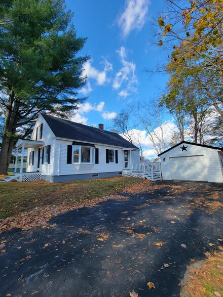 31 Park St, Old Town, ME 04468