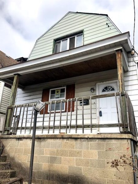 830 Frank St, Mc Kees Rocks, PA 15136