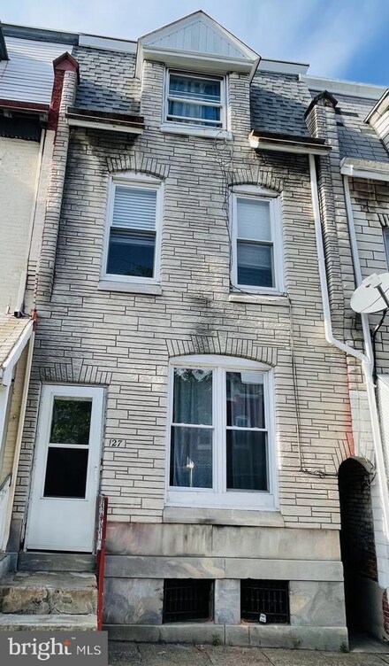 127 W Buttonwood St, Reading, PA 19601