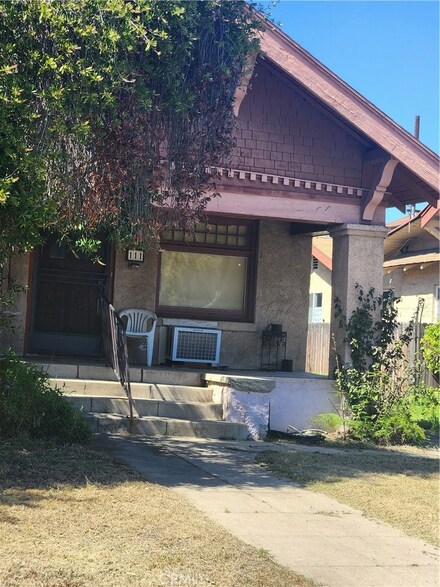 111 E Alhambra Rd, Alhambra, CA 91801