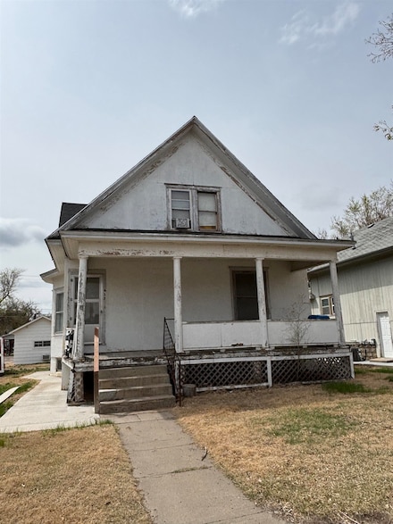 412 W 8th St, Hays, KS 67601