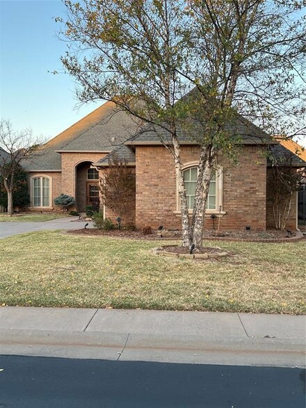 12305 Maiden Ln, Oklahoma City, OK 73142
