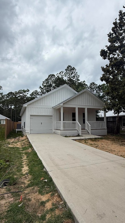 279 S 2nd St, Santa Rosa Beach, FL 32459