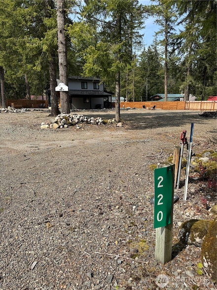 220 Osborn Rd, Ashford, WA 98304