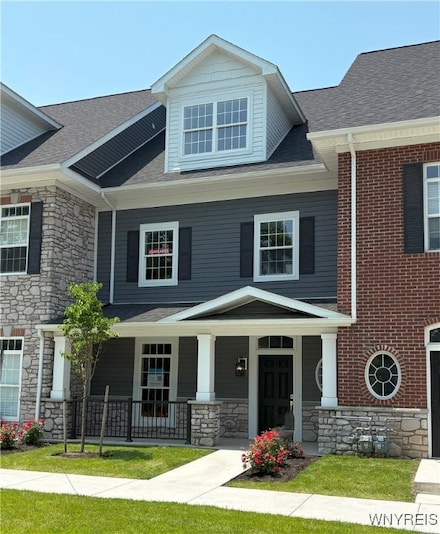 107 California Dr, Williamsville, NY 14221