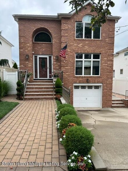 199 Vineland Ave, Staten Island, NY 10312