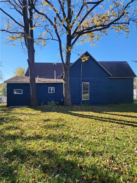 307 N 14th St, Savannah, MO 64485