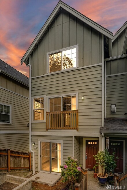 13718 Midvale Ave N Unit C, Seattle, WA 98133