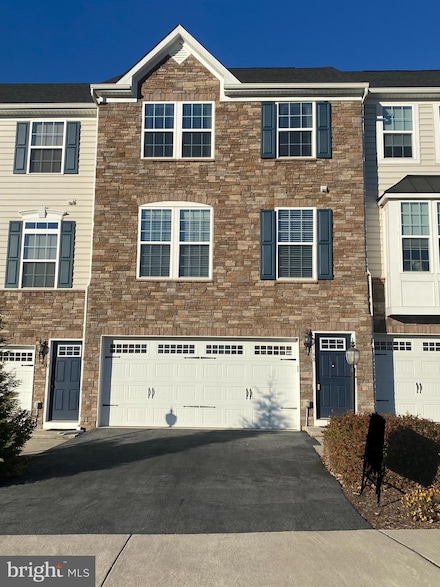 168 Trout Lily Dr, Lake Frederick, VA 22630