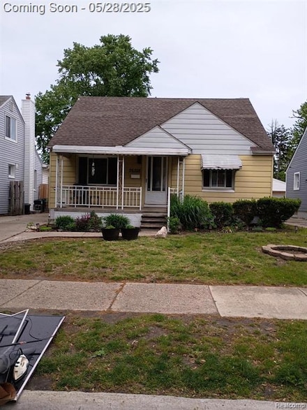 26308 Culver St, Saint Clair Shores, MI 48081