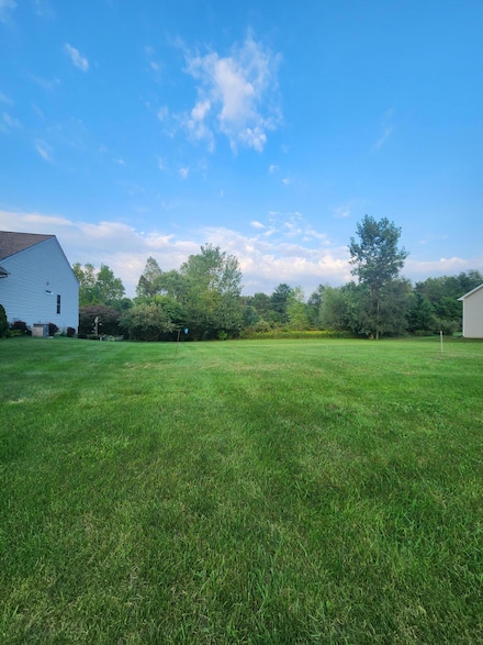 2060 Stillwater Dr, Davison Township, MI 48423